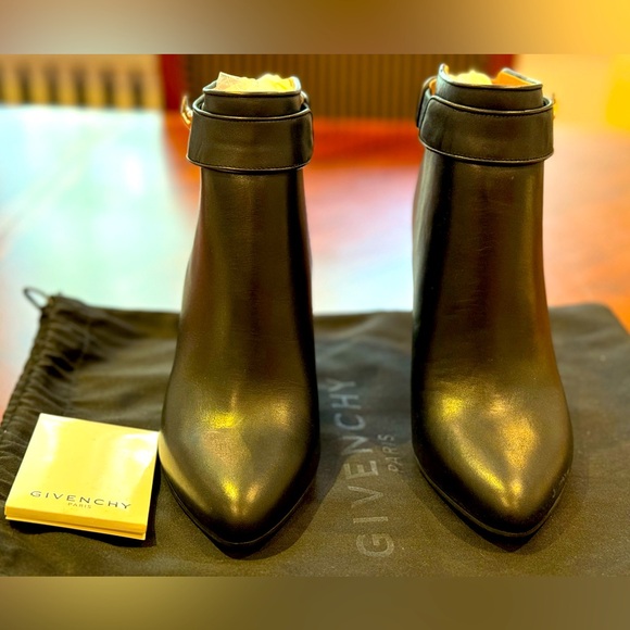 Authentic Givenchy ankle boots sz 38EU - Picture 2 of 9